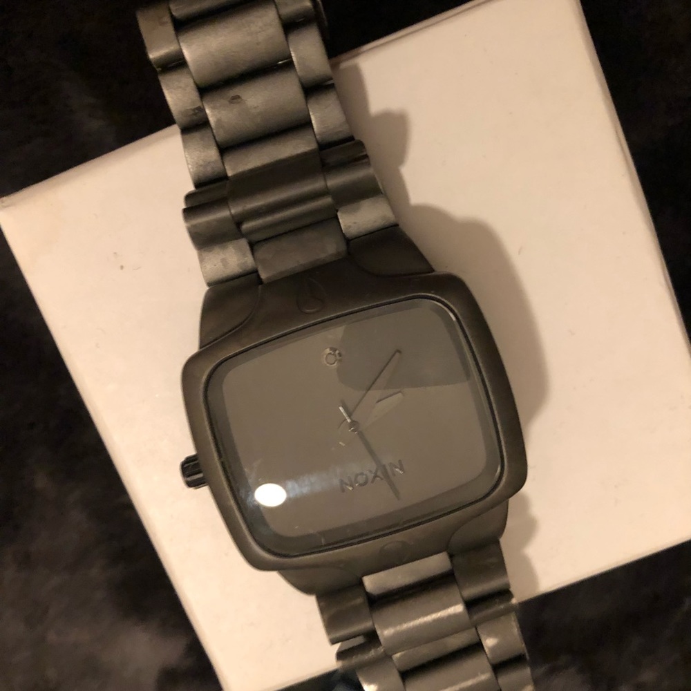 Nixon watch